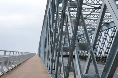 sur le pont Eiffel de Cubezac (2).